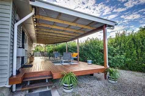 Brisbane Northside low level Deck & Colorbond Roof |Deking Decks