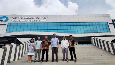 Consul General of Singapore (Gavin Ang) visited Polibatam Campus ...