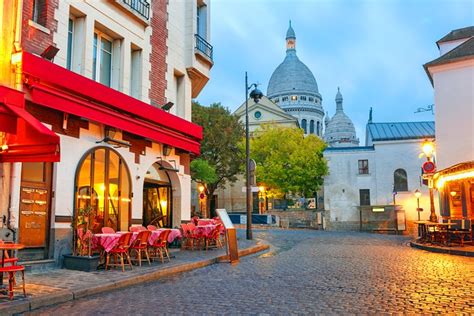 Visiting Montmartre, Paris: Top 12 Attractions | PlanetWare