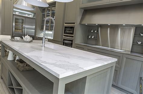 Resilient Porcelain Slabs For Kitchen Countertops, Islands And Bath