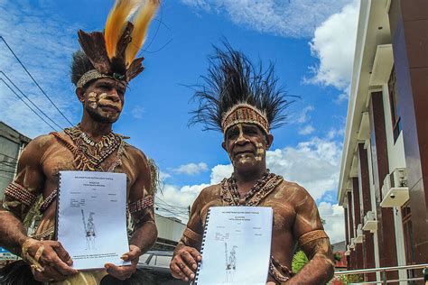 In West Papua, using culture to save the forest - Greenpeace International