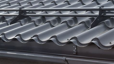 Metal roof maintenance - Metal Roof Experts in Ontario, Toronto, Canada.