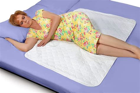 Amazon.com: incontinence pads bed