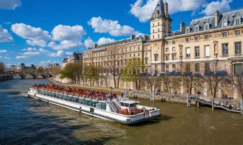 Seine River Cruise Paris - Tickets & Tours 2024 | isango.com