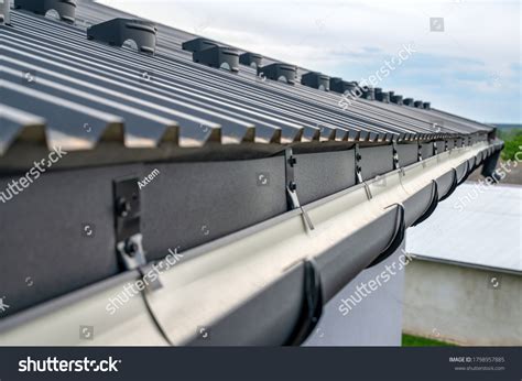 26,750 Roof Gutter Images, Stock Photos, 3D objects, & Vectors ...