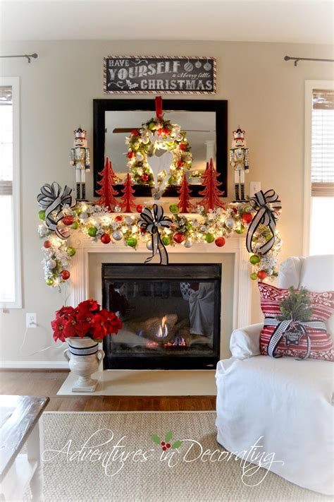 30+ Fireplace Mantel Decoration For Christmas – DECOOMO