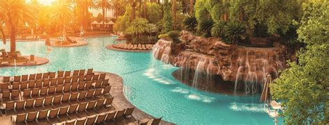 15 Best Pools in Las Vegas & Hotels with Pools