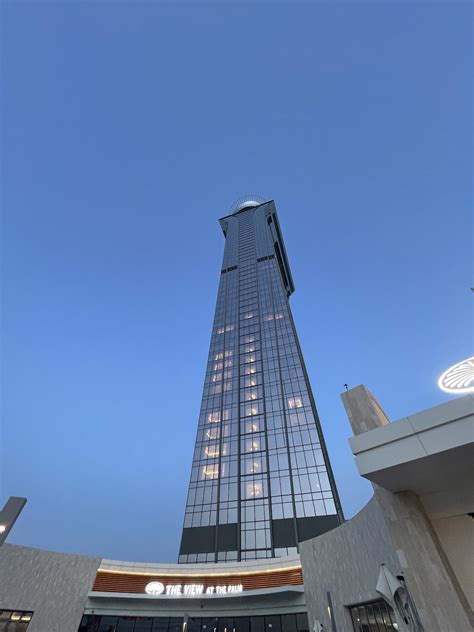 The Palm Tower - Commercial and Residential Buildings - Palm Jumeirah ...