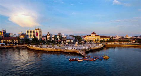 Pantai Losari 🏖️ HTM, Rute, Foto & Ulasan Pengunjung