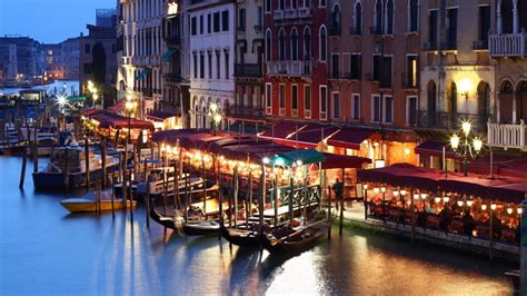 Boats venice italy cafe house evening canal wallpaper | (118973)