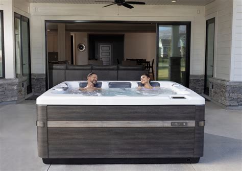 Bullfrog Spas Model A7 - Hot Tubs & Swim Spas