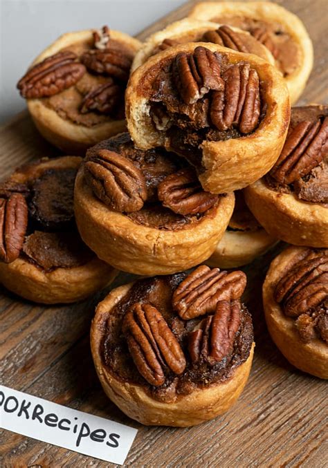 Easy Mini Pecan tarts Recipe (Tiny Pecan Tarts)