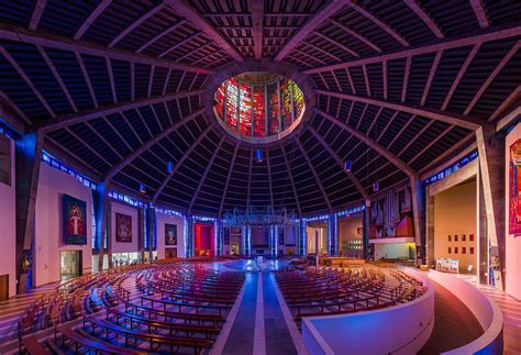 File:Liverpool Metropolitan Cathedral Interior, Liverpool, UK - Diliff ...