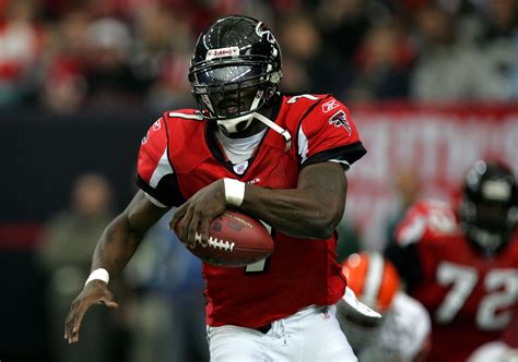 11alive.com | PHOTOS: Michael Vick and his career