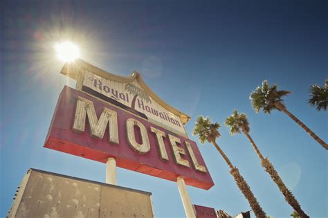 Fujifilm "X" Series & Leica : Abandoned Motel in the Mojave Desert ...