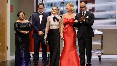 'Grey's Anatomy' cast reunites onstage at Emmys - Good Morning America