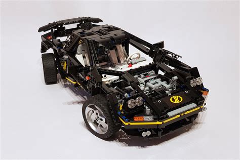 Supercar LEGO Technic 8880 : mise à jour, 25 ans plus tard - HelloBricks