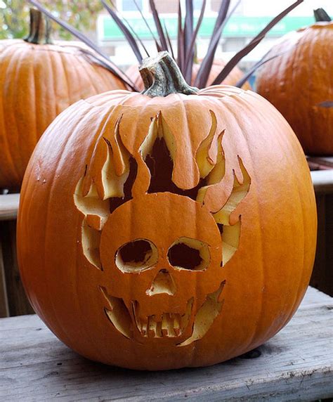 40 Pumpkin Carving Ideas - Jack-o’-Lanterns for Halloween 2020