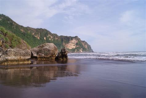 Wisata Pantai Parangtritis, Yogyakarta - RESPECTOR