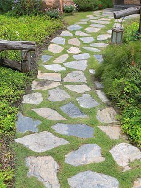 34 Stunning Stepping Stones Pathway Design Ideas - HMDCRTN