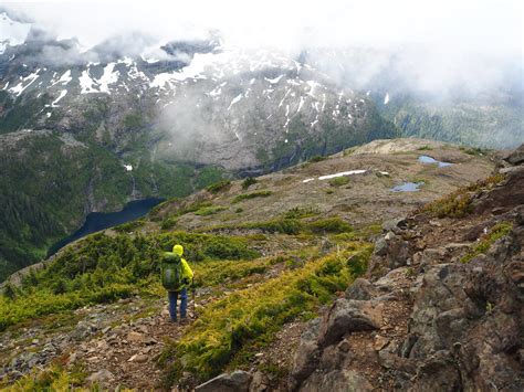 Wet hiking in Strathcona Park, Vancouver Island, Canada : hiking