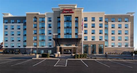 Hampton Inn & Suites by Hilton Newport, KY Hotel