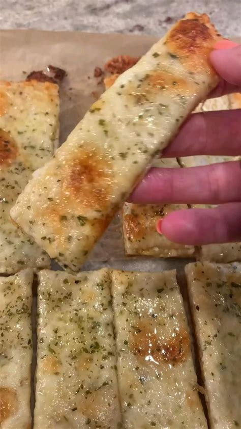 Cheesy pizza🤤🤤 | Interesting food recipes, Recipes, Food videos cooking