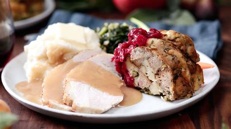 Stuffing Ring with Cranberry Sauce | Tastemade