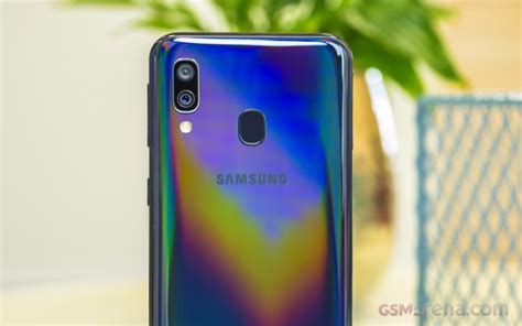 Samsung Galaxy A40 review: Design, build and 360-degree view