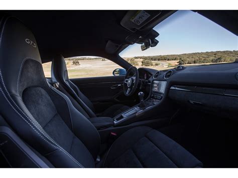 2020 Porsche Cayman: 30 Interior Photos | U.S. News