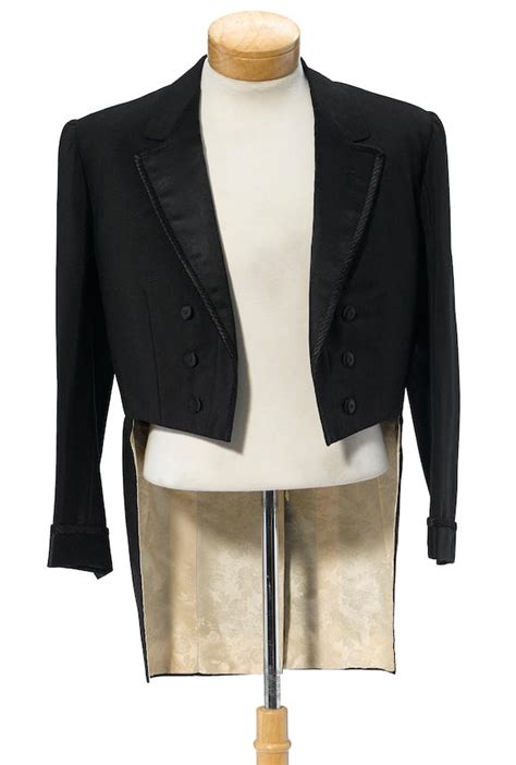 Bonhams : A Frank Sinatra tuxedo jacket