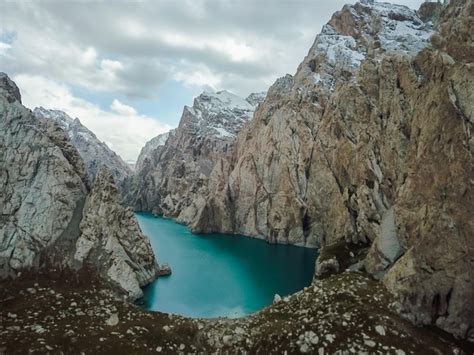 Premium Photo | Aerial view of mountain lake