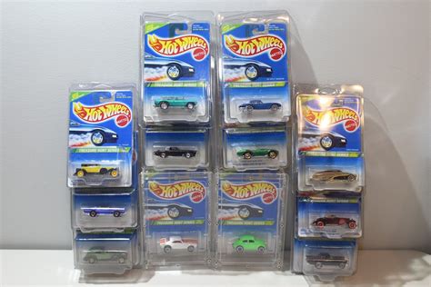 Hot Wheels 1995 Treasure Hunt COMPLETE SET Camaro & VW Bug Are in Coval ...