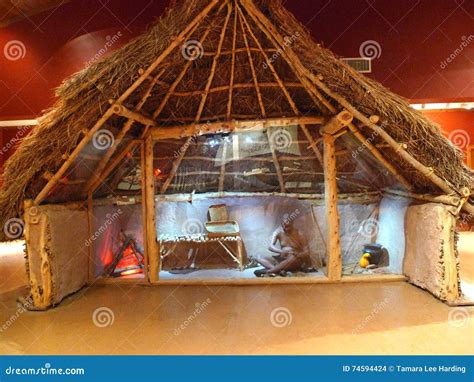 Spiro Mounds Archaeological Center Replica Of Hut Editorial Image ...