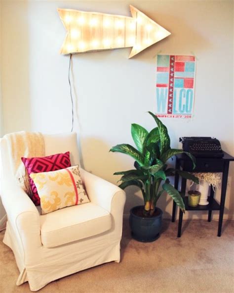 Vintage DIY Arrow Marquee Lights - Shelterness