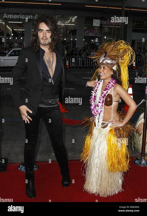 RUSSELL BRAND FORGETTING SARAH MARSHALL WORLD PREMIERE GRAUMANS CHINESE ...