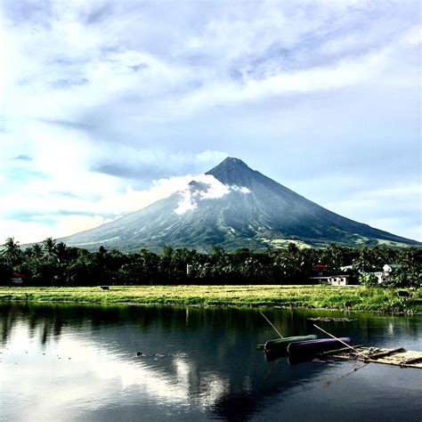 Mt Mayon Volcano, Albay Province, Phillipines [OC] [2448 x 2448] : r ...