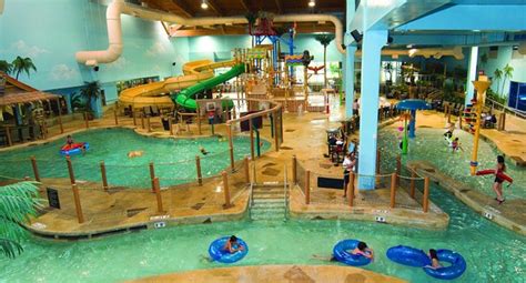 Indoor Water Parks in Branson | Pros, cons and reviews 2023