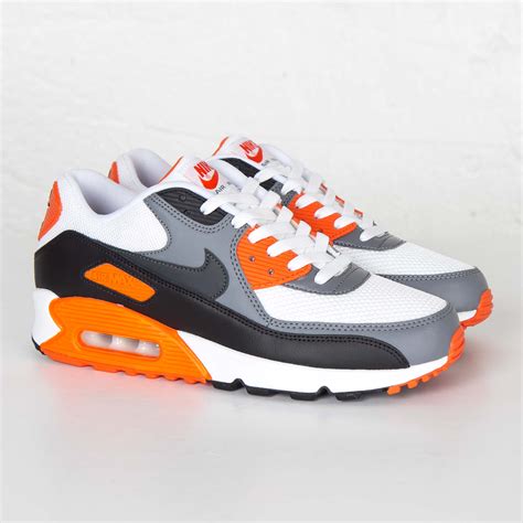 Nike Air Max 90 Essential - 537384-128 - Sneakersnstuff | sneakers ...