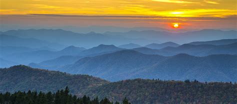 Revealed: What Makes the Blue Ridge Mountains BLUE | Georgia Cabins For You