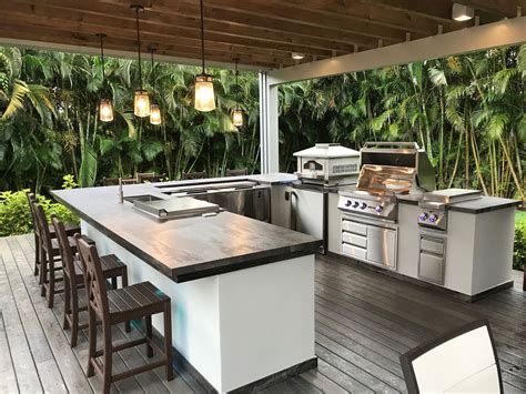 10+ Small Modern Outdoor Kitchen Ideas - DECOOMO