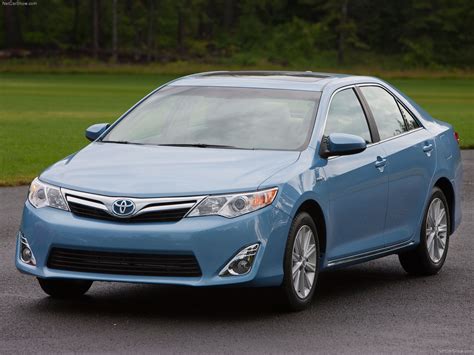 Toyota Camry Hybrid (2012)