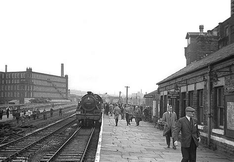 Disused Stations: Royton Station