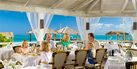 All-Inclusive Restaurants & Dining Experiences | Beaches