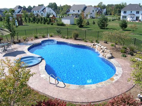 Vinyl Pools — Colley's Pools and Spas