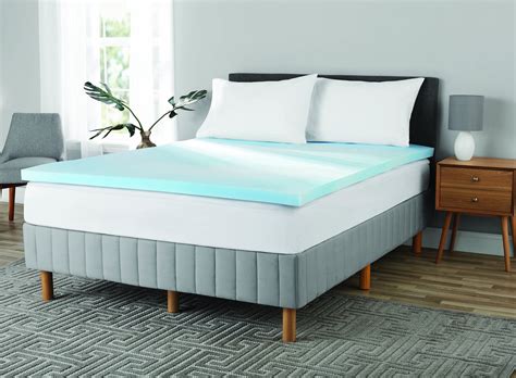 Best Memory Foam Mattress Topper 2024 - Tasha Valina