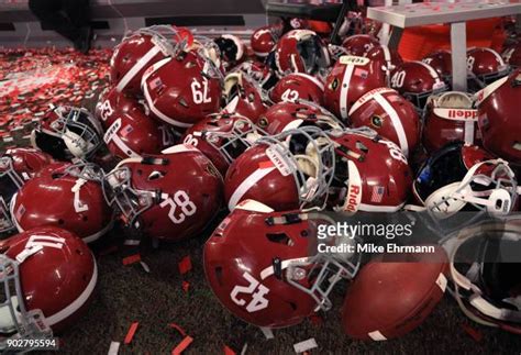 302 Alabama Crimson Tide Helmet Stock Photos, High-Res Pictures, and ...