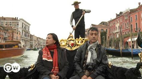 A gondolier in Venice – DW – 04/13/2017