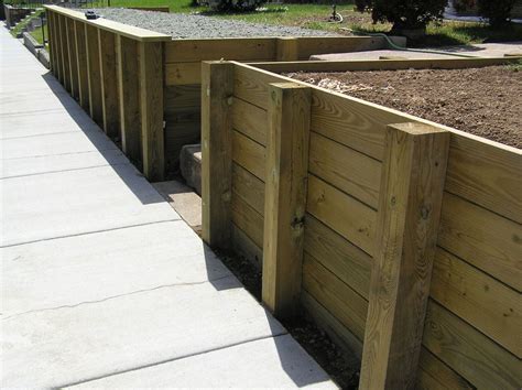 Create a usable front yard with a retaining wall ‣ MyFixitUpLife