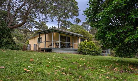 Depot Beach cabins | NSW National Parks